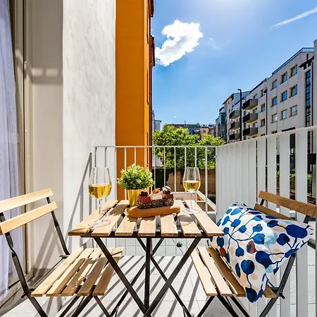 Days - One Bedroom With Balcony, Tv And Netflix Appartamento *