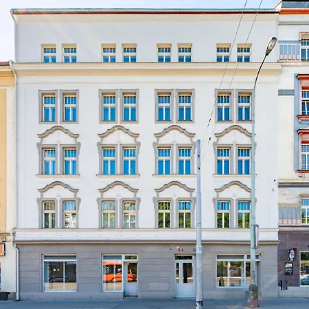 Appartamento Days - One Bedroom With Balcony, Tv And Netflix Praga